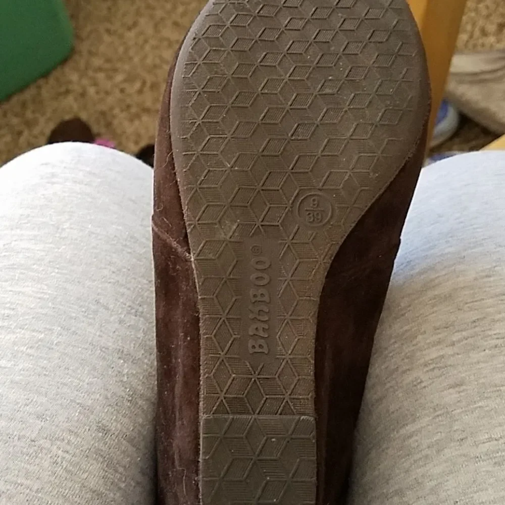 Bamboo Brown Carmela Faux Suede Wedge Heel Shoes Women’s Size 9